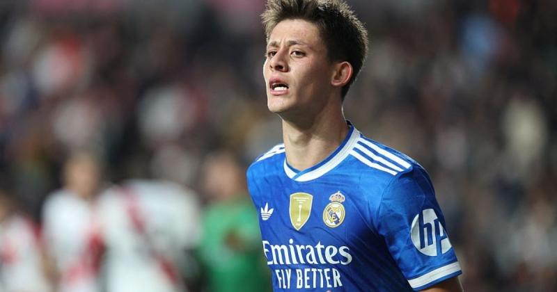 Реал із Мадрида прагне утримати турецького півзахисника у своїх рядах.