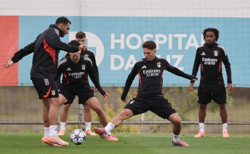 Аякс проти Бенфіки - пряма трансляція матчу за участю Судакова та Трубіна в Лізі Чемпіонів, а також інформація про склади команд.