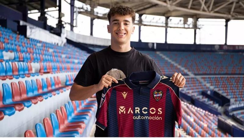 Вінгер, що грає в іспанській лізі, може змінити клуб на український - команди УПЛ змагатимуться за його трансфер - Футбол24.