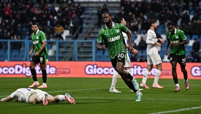 Фіорентина знову зазнала ганьби перед матчем з Динамо, програвши Сассуоло. Команда не має жодної перемоги і опинилася на самому дні таблиці Серії А - Футбол24.