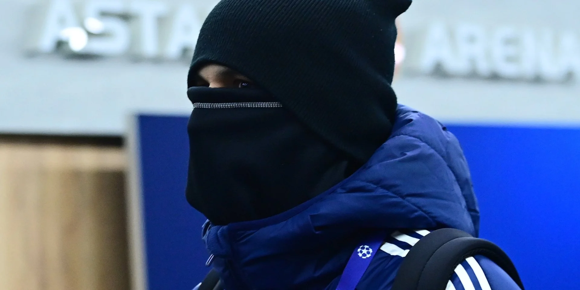 22 градуси нижче нуля: матч Ліги чемпіонів проходить в умовах аномально низьких температур — УЄФА заборонив проведення ігор при температурі вище +2 градусів.