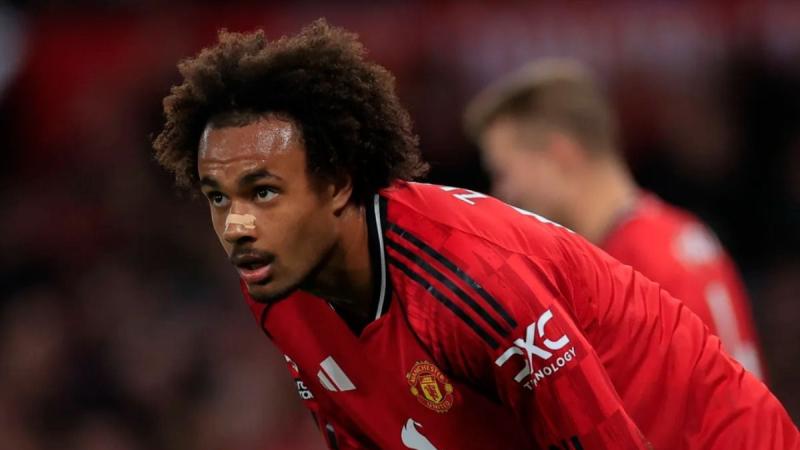 Довбик може перейти до нового клубу зимовою трансферною кампанією, оскільки Рома отримала запити від закордонних команд.