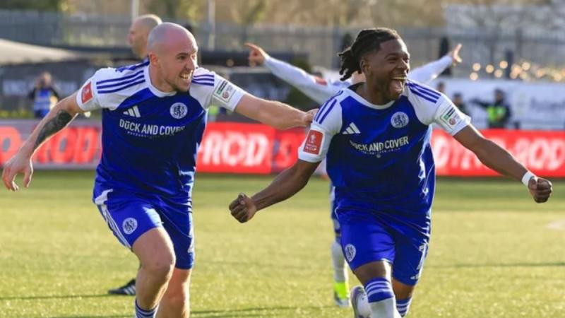 Вражаюче фіаско чемпіона Кубка Англії від колективу шостого дивізіону у відеоогляді поєдинку Маклсфілд - Крістал Пелас - Футбол24.