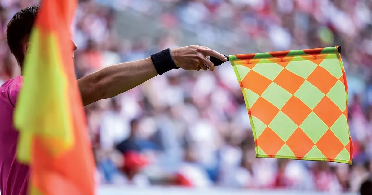 Чи зміниться спосіб визначення офсайду у футболі?