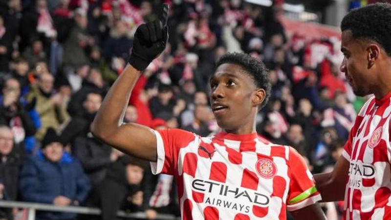 Жирона офіційно відпустила найдорожчого футболіста в своїй історії до клубу, який 25 разів ставав чемпіоном. Він займав позицію, яку раніше обіймав Шапаренко - Футбол24.