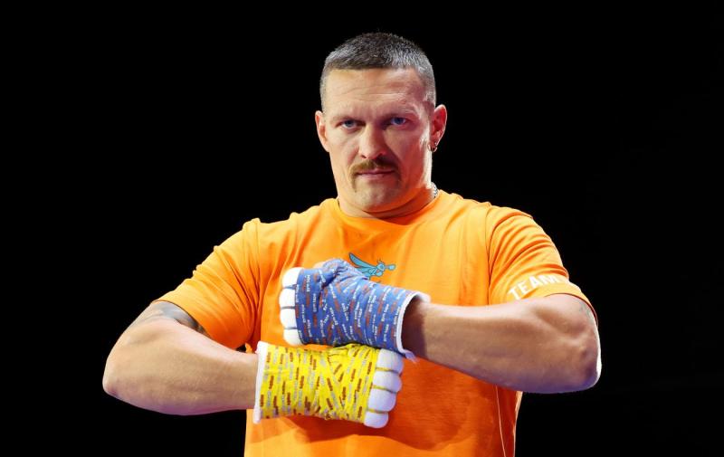 Усик різко висловився про своїх суперників: 