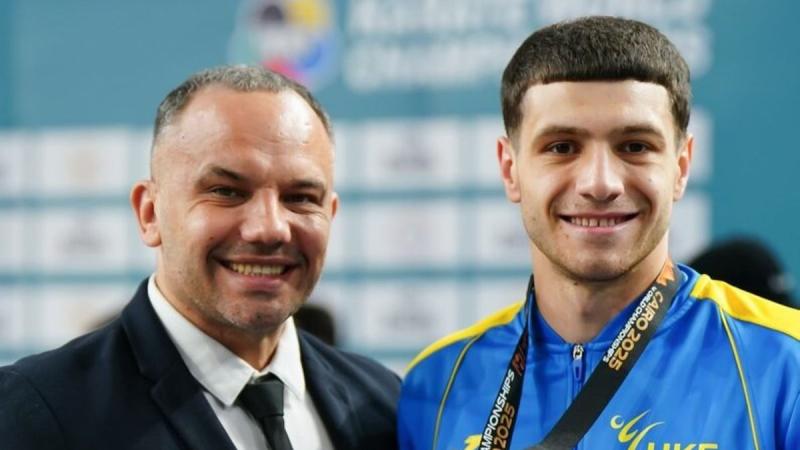 Реакція наставника на тріумф українського каратиста над російським суперником на чемпіонаті світу 2025 року - відео - Sport News 24