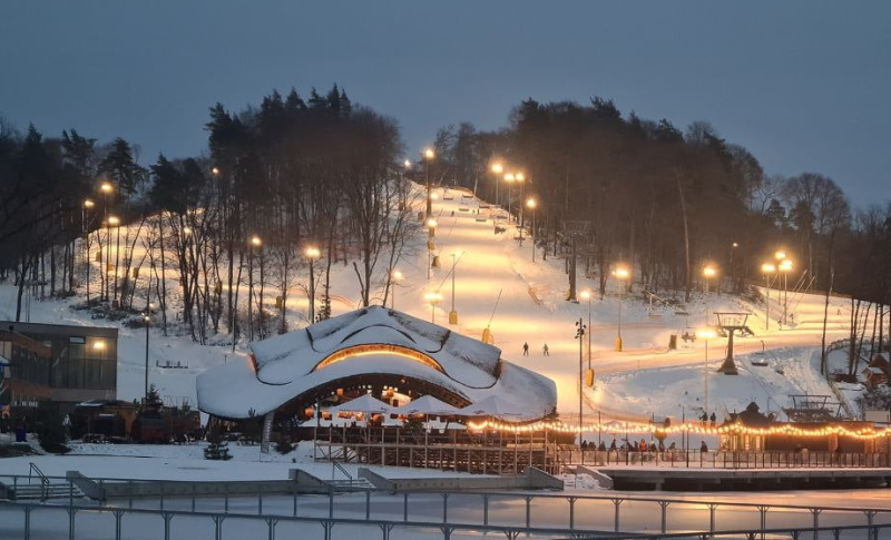 Зимовий відпочинок поблизу Львова: чому лижний сезон в Emily Resort став вигідною альтернативою елітним курортам