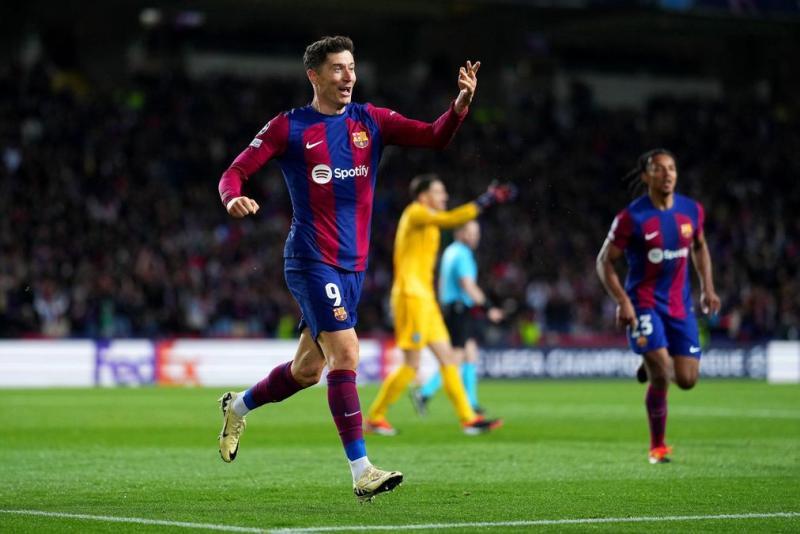 Левандовський залишить Барселону влітку 2026 року.