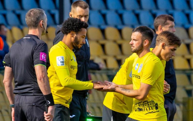 Результати 17-го туру УПЛ: поки великі клуби боролися за очки, в Олександрії виник скандал через замерзле поле.