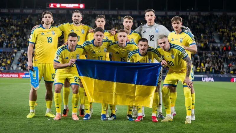 Україна отримала своє місце в новій версії рейтингу ФІФА, де на результати вплинула ганебна поразка від Швеції - Футбол24.
