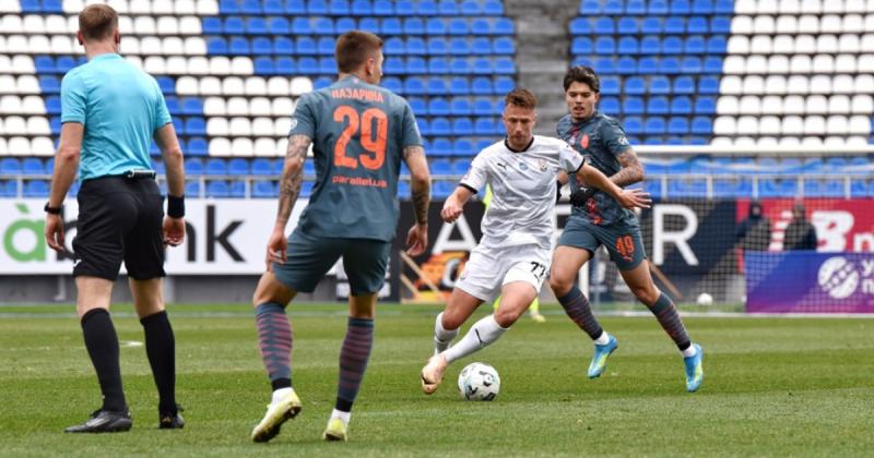 Шахтар здобуває перемогу над Зорею в напруженій зустрічі української Прем'єр-ліги - Спорт bigmir)net